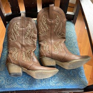 Ladies cowboy boots